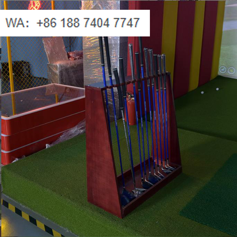 Golf Equipment Operator - جهاز محاكاة الجولف التفاعلي بالعرض الضوئي